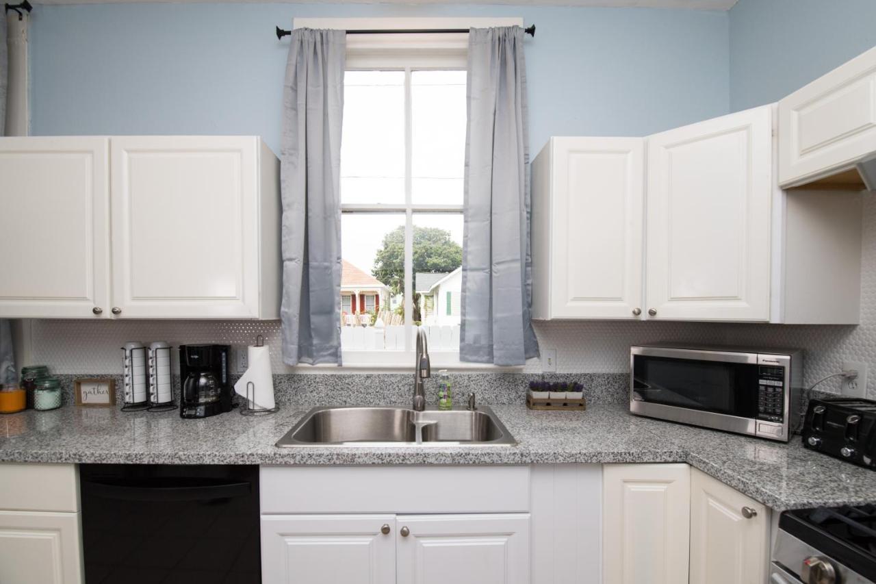 Beautiful Two-Story In Central Galveston, Short Walk To Beach, Near Downtown! | Seas The Breeze Villa Dış mekan fotoğraf