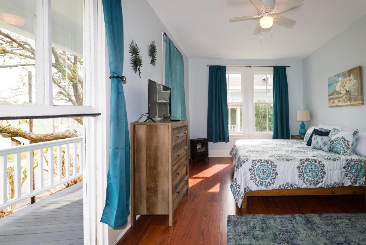 Beautiful Two-Story In Central Galveston, Short Walk To Beach, Near Downtown! | Seas The Breeze Villa Dış mekan fotoğraf